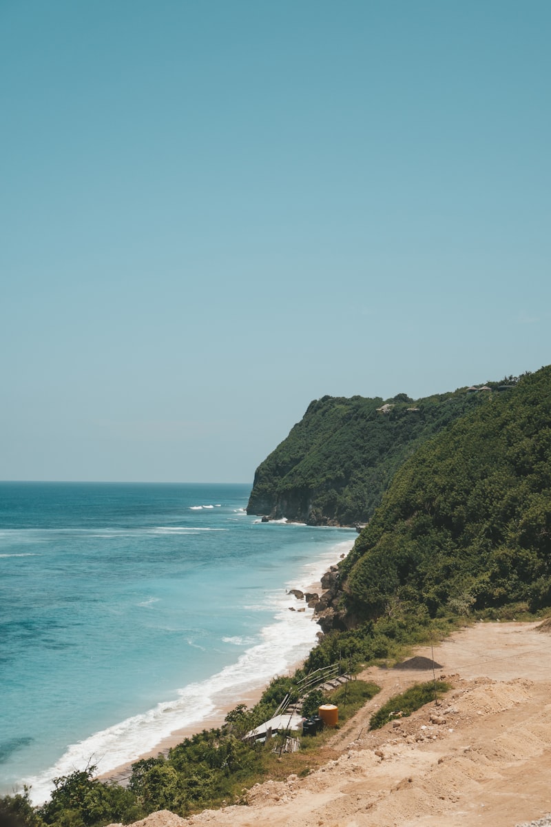 Playa Hermosa ocean cliff